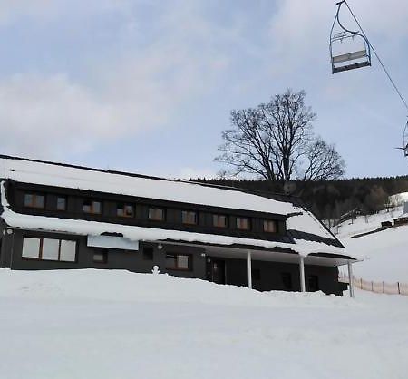 Ski Apartmany Nymburska Chata Пец-под-Снєжкоу Екстер'єр фото